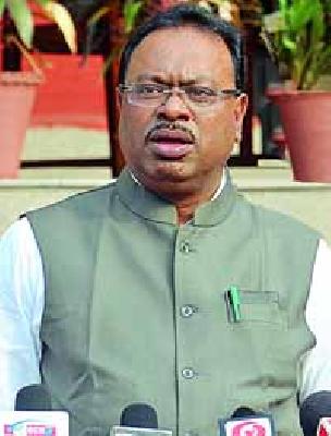 Prepare a training plan for project affected | प्रकल्पग्रस्तांसाठी प्रशिक्षण योजना तयार करा Prepare a training plan for project affected | प्रकल्पग्रस्तांसाठी प्रशिक्षण योजना तयार करा