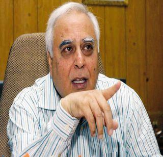 Kapil Sibal has compared Ram birth and Triple divorce in Ayodhya | कपिल सिब्बल यांनी केली अयोध्येतील राम जन्म व ट्रिपल तलाकची तुलना Kapil Sibal has compared Ram birth and Triple divorce in Ayodhya | कपिल सिब्बल यांनी केली अयोध्येतील राम जन्म व ट्रिपल तलाकची तुलना