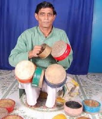 Satyam Khasinist Satyapal Maharaj has a deadly attack in Mumbai | सप्त खंजिरीवादक सत्यपाल महाराजांवर मुंबईत प्राणघातक हल्ला