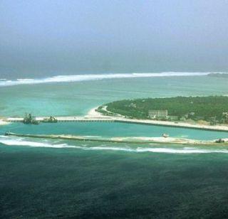 Rocket Launchers deployed by China in South China Sea | दक्षिण चीन समुद्रात चीनने तैनात केले रॉकेट लाँचर्स Rocket Launchers deployed by China in South China Sea | दक्षिण चीन समुद्रात चीनने तैनात केले रॉकेट लाँचर्स