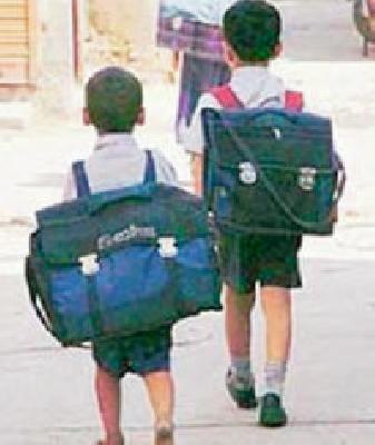 'Shopping' of teaching classes in the lane | गल्लीबोळात शिकवणी वर्गांची ‘दुकानदारी’