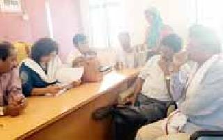 The problem of the pond repair is over | तलावाच्या दुरुस्तीचा प्रश्न पेटला