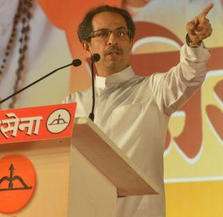 The farmers will not cry ... to save the lives of the common people, the demon of Uddhav Thackeray | शेतकरी रडणार नाही..साल्यांची सालपटं काढणार, उद्धव ठाकरेंचा दानवेंना टोला The farmers will not cry ... to save the lives of the common people, the demon of Uddhav Thackeray | शेतकरी रडणार नाही..साल्यांची सालपटं काढणार, उद्धव ठाकरेंचा दानवेंना टोला