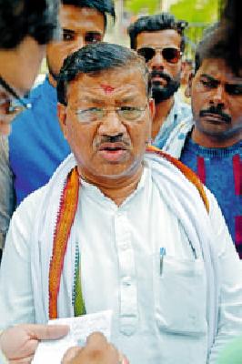 Evergreen footprint | महाकाळकर पायउतार Evergreen footprint | महाकाळकर पायउतार