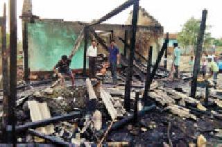 Consume four houses | चार घरे भस्म