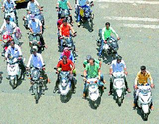 Nashikkar has experienced 'Zero Shadow Day' | नाशिककरांनी अनुभवला ‘शून्य सावली दिवस Nashikkar has experienced 'Zero Shadow Day' | नाशिककरांनी अनुभवला ‘शून्य सावली दिवस