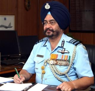 Get ready for action! Letter to 12,000 jawans of the air force | कारवाईसाठी सज्ज राहा ! वायुदलप्रमुखांचे १२ हजार जवानांना पत्र Get ready for action! Letter to 12,000 jawans of the air force | कारवाईसाठी सज्ज राहा ! वायुदलप्रमुखांचे १२ हजार जवानांना पत्र