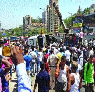 The wardrobe bus accident | वऱ्हाडी बसला अपघात The wardrobe bus accident | वऱ्हाडी बसला अपघात