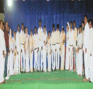 Group marriages celebration of 12 bride and groom in Bhusaval | भुसावळात 12 वधू-वरांचा सामुहिक विवाह सोहळा Group marriages celebration of 12 bride and groom in Bhusaval | भुसावळात 12 वधू-वरांचा सामुहिक विवाह सोहळा