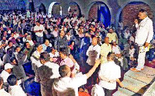 Guruji's messy tradition continues | गुरुजींची गोंधळाची परंपरा कायम Guruji's messy tradition continues | गुरुजींची गोंधळाची परंपरा कायम