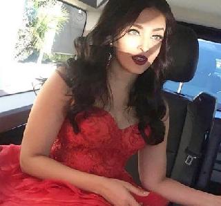 Aishwarya Rai-Bachchan broke rules in Cannes | ऐश्वर्या राय-बच्चनने कान्समध्ये तोडला नियम Aishwarya Rai-Bachchan broke rules in Cannes | ऐश्वर्या राय-बच्चनने कान्समध्ये तोडला नियम