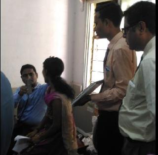 In the presence of 'MR', the patient checks | ‘एमआर’च्या उपस्थितीत रुग्ण तपासणी In the presence of 'MR', the patient checks | ‘एमआर’च्या उपस्थितीत रुग्ण तपासणी