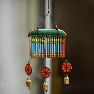 Why does the wind chime buy? Make that home! It's pretty easy. | विंड चाईम विकत कशाला आणता? घरीच बनवा की! एकदम सोपं आहे.