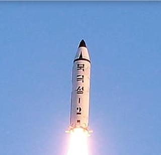 Ballistic missile to create North Korea to attack Japan, US | जपान, अमेरिकेवर हल्ल्यासाठी उत्तर कोरिया बनवणार बॅलिस्टिक मिसाइल Ballistic missile to create North Korea to attack Japan, US | जपान, अमेरिकेवर हल्ल्यासाठी उत्तर कोरिया बनवणार बॅलिस्टिक मिसाइल