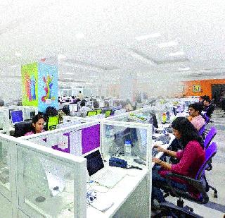Companies struggle to earn from digital businesses | डिजिटल व्यवसायातून कमाईसाठी कंपन्यांचा संघर्ष
