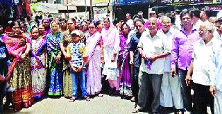 Dry drink made of Ranaragini | दारूबंदीसाठी विट्यातील रणरागिणी सरसावल्या Dry drink made of Ranaragini | दारूबंदीसाठी विट्यातील रणरागिणी सरसावल्या