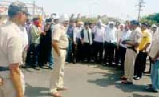 Labor demonstrations against GMR Energy Company | जीएमआर एनर्जी कंपनीसमोर कामगारांची निदर्शने