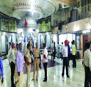 10 lakhs of jewelery stolen in the Chania temple | चालिया मंदिरात १० लाखाचे दागिने चोरीस 10 lakhs of jewelery stolen in the Chania temple | चालिया मंदिरात १० लाखाचे दागिने चोरीस