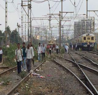 Harbor Rail disrupted overloading the overhead wire | ओव्हरहेड वायर तुटल्यानं हार्बर रेल्वे विस्कळीत