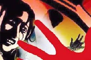 Molestation of 40-year-old marriage at Rondal; Filed a complaint against the accused | रौंदळा येथे ४० वर्षीय विवाहितेचा विनयभंग; आरोपीविरुद्ध गुन्हा दाखल Molestation of 40-year-old marriage at Rondal; Filed a complaint against the accused | रौंदळा येथे ४० वर्षीय विवाहितेचा विनयभंग; आरोपीविरुद्ध गुन्हा दाखल