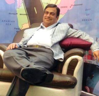 VIDEO: The statue of Union Minister Nitin Gadkari in the Wax Museum | VIDEO: वॅक्स म्युझिअममध्ये आता केंद्रीय मंत्री नितीन गडकरींचा पुतळा