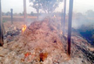 Fire in fire ... | गोठ्याला आग... Fire in fire ... | गोठ्याला आग...