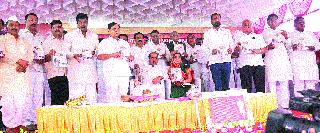 Sangli's political panic broke through Sambhaji Pawar | संभाजी पवारांमुळे सांगलीची राजकीय दहशत मोडली Sangli's political panic broke through Sambhaji Pawar | संभाजी पवारांमुळे सांगलीची राजकीय दहशत मोडली