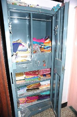 Defeating a dog by robbing the dog | कुत्र्याला गुंगीचे औषध देवून रोबंगला फोडला