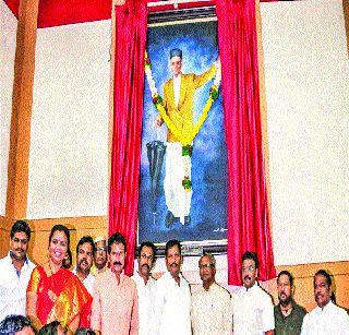 Oil paintings | तैलचित्रांचे अनावरण Oil paintings | तैलचित्रांचे अनावरण