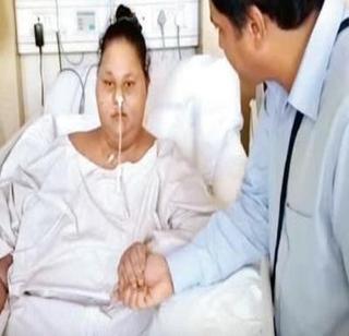 Now the believer jumps with his own hands | आता इमान जेवते स्वतःच्या हाताने