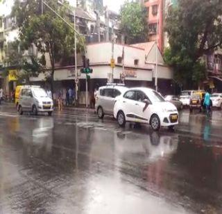 The arrival of monsoon rains in Mumbai | मुंबईत मान्सूनपूर्व पावसाचं आगमन