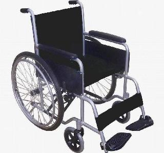 Trafficking in a wheelchair seized a tourist carrying gold | व्हीलचेअरवर बसून सोने तस्करी करणा-या प्रवाशाला अटक Trafficking in a wheelchair seized a tourist carrying gold | व्हीलचेअरवर बसून सोने तस्करी करणा-या प्रवाशाला अटक
