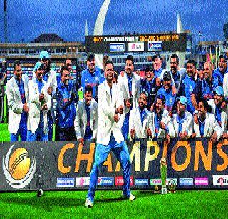 Team India's overwhelming pressure | टीम इंडियाचा एकहाती दबदबा Team India's overwhelming pressure | टीम इंडियाचा एकहाती दबदबा