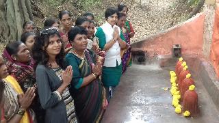 The big Deobaba Temple in Kotil is open to the women | कोतूळमधील मोठे देवबाबा मंदिर महिलांसाठी खुले The big Deobaba Temple in Kotil is open to the women | कोतूळमधील मोठे देवबाबा मंदिर महिलांसाठी खुले