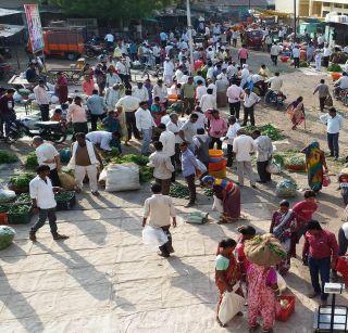 In practice, there is no immediate result of a farmer's strike | अमळनेरात शेतकरी संपाचा तूर्त परिणाम नाही