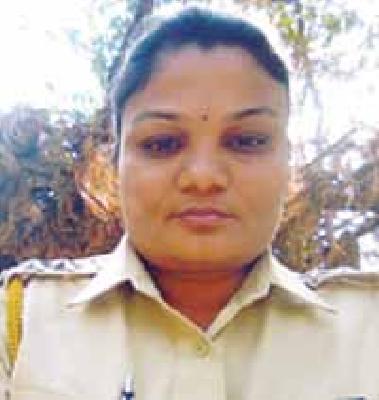 Bhandara became the first forest officer to become a woman | भंडाऱ्याची महिला बनली पहिली वनपरिक्षेत्राधिकारी Bhandara became the first forest officer to become a woman | भंडाऱ्याची महिला बनली पहिली वनपरिक्षेत्राधिकारी