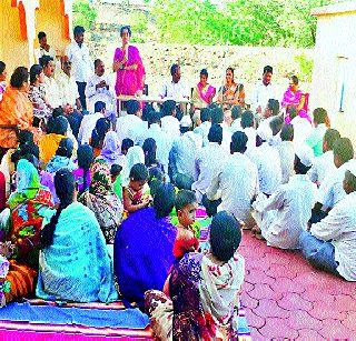 The government worked to break the particles of farmers | सरकारने शेतकऱ्यांचा कणा मोडण्याचे काम केले