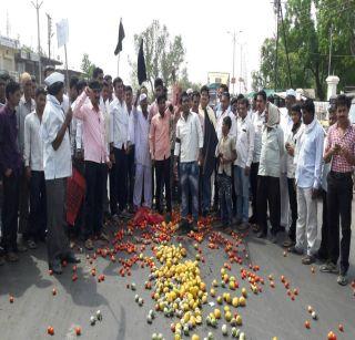 Stop the way by Dharangaon Taluka Kranti Morcha | धरणगाव तालुका क्रांती मोर्चातर्फे रास्ता रोको Stop the way by Dharangaon Taluka Kranti Morcha | धरणगाव तालुका क्रांती मोर्चातर्फे रास्ता रोको