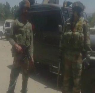 Terrorist attack on army camp, 2 jawans martyrs | लष्कराच्या ताफ्यावर दहशतवादी हल्ला, 2 जवान शहीद Terrorist attack on army camp, 2 jawans martyrs | लष्कराच्या ताफ्यावर दहशतवादी हल्ला, 2 जवान शहीद