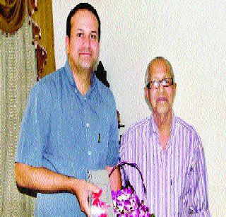 Ireland's Prime Minister Booze Fans | आयर्लंडचे पंतप्रधान उकडीच्या मोदकांचे फॅन Ireland's Prime Minister Booze Fans | आयर्लंडचे पंतप्रधान उकडीच्या मोदकांचे फॅन