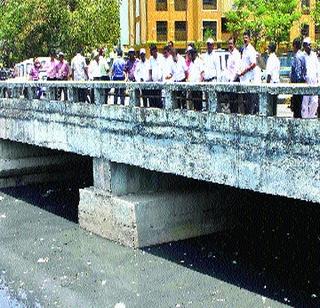 Nalasafai; But where ... | नालेसफाई झाली; पण कुठे... Nalasafai; But where ... | नालेसफाई झाली; पण कुठे...