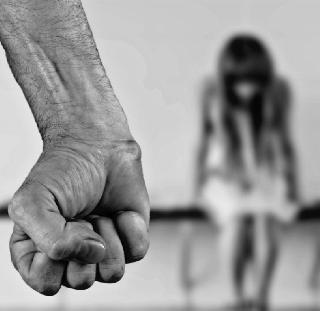 Shopper's overcompetence at a seven-year-old child | सात वर्षीय बालिकेवर दुकानदाराचा अतिप्रसंग Shopper's overcompetence at a seven-year-old child | सात वर्षीय बालिकेवर दुकानदाराचा अतिप्रसंग