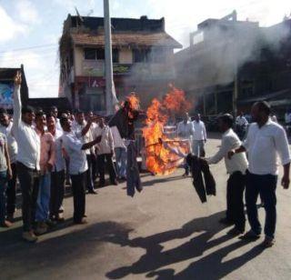 Farmers' discontinuity across the state (photo story) | शेतक-यांचा राज्यभरात कडकडीत बंद (फोटो स्टोरी)