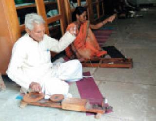 Spinning yarn ... | सूत कताई ... Spinning yarn ... | सूत कताई ...