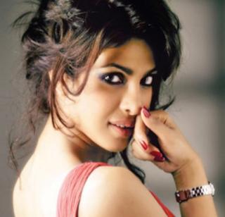 Priyanka gets two Hollywood films! | प्रियांकाला मिळाली दोन हॉलिवूडपटांची आॅफर! Priyanka gets two Hollywood films! | प्रियांकाला मिळाली दोन हॉलिवूडपटांची आॅफर!