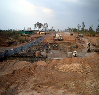 Highway four-lane flyover in mind! | महामार्ग चौपदरीकरणात अवधानजवळ उड्डाणपूल! Highway four-lane flyover in mind! | महामार्ग चौपदरीकरणात अवधानजवळ उड्डाणपूल!