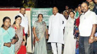 Opportunities have been done by monsters | संधीसाधूंनीच केले पक्षांतर Opportunities have been done by monsters | संधीसाधूंनीच केले पक्षांतर