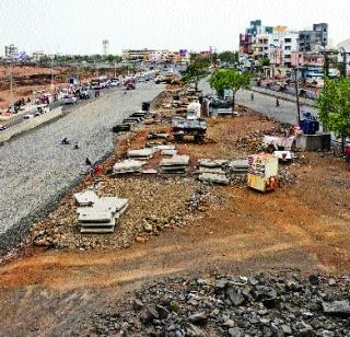 Mauli's happiness is still more difficult | माऊलींची आषाढी वाट आणखी बिकट Mauli's happiness is still more difficult | माऊलींची आषाढी वाट आणखी बिकट