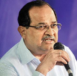 Rahul Gandhi's arrest means the farmers are smiling: Vikhe Patil | राहुल गांधींची अटक म्हणजे शेतक-यांची मुस्कटदाबी: विखे पाटील Rahul Gandhi's arrest means the farmers are smiling: Vikhe Patil | राहुल गांधींची अटक म्हणजे शेतक-यांची मुस्कटदाबी: विखे पाटील