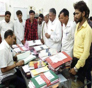 Pre-planned Durbans at Avhane | आव्हाणे येथील दंगल पूर्वनियोजित Pre-planned Durbans at Avhane | आव्हाणे येथील दंगल पूर्वनियोजित